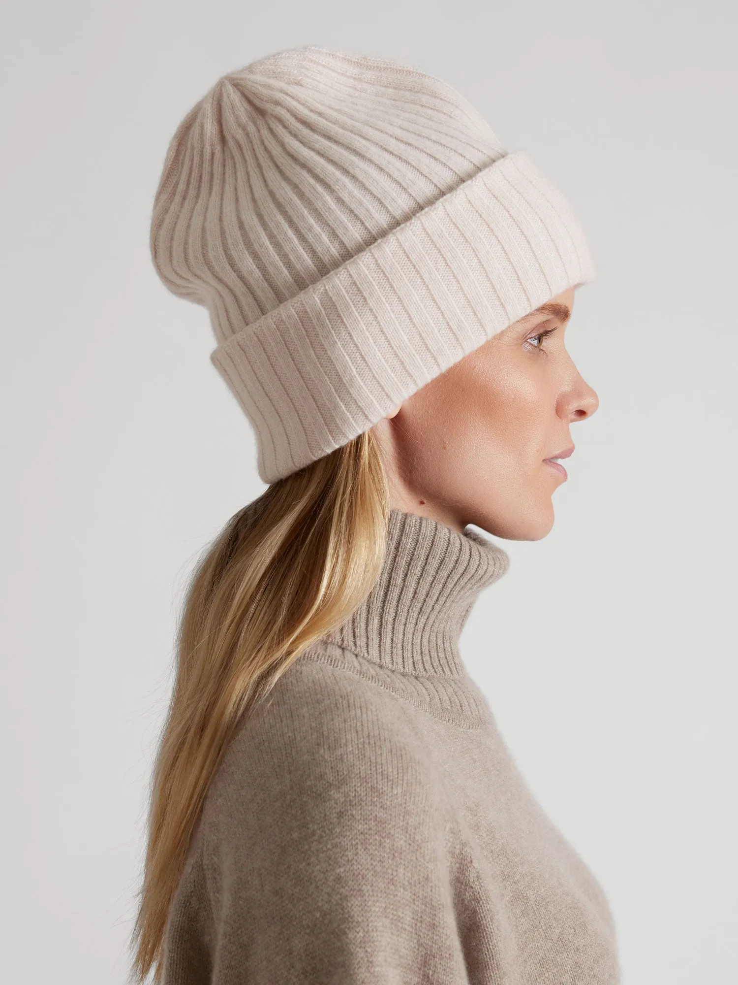 Cashmere beanie "Oda" - pearl