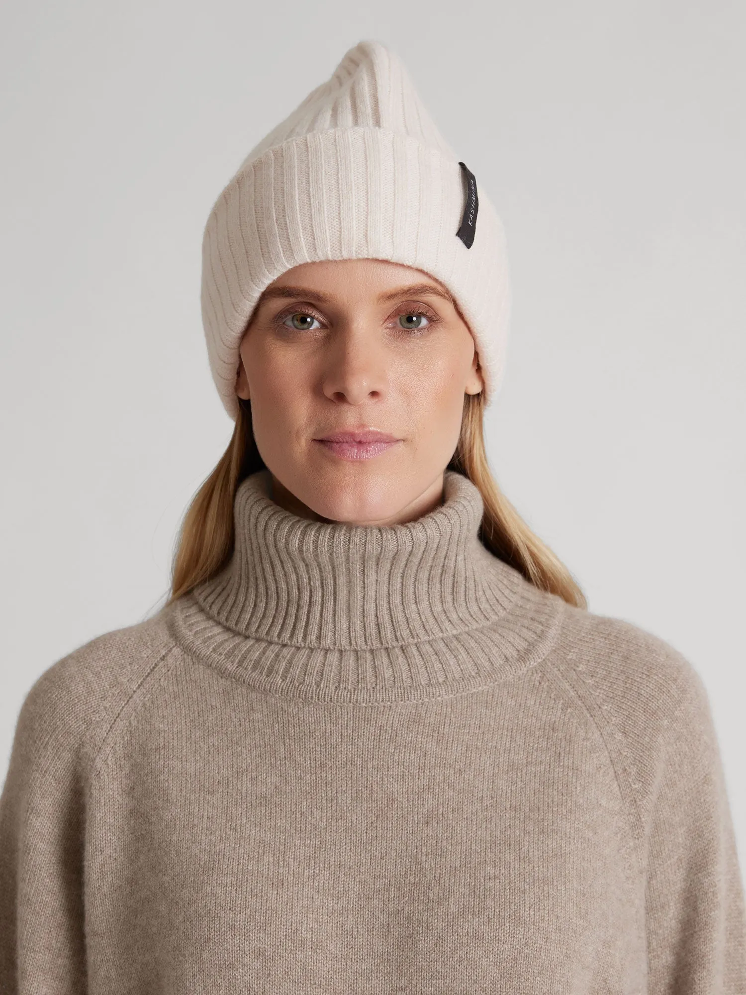 Cashmere beanie "Oda" - pearl