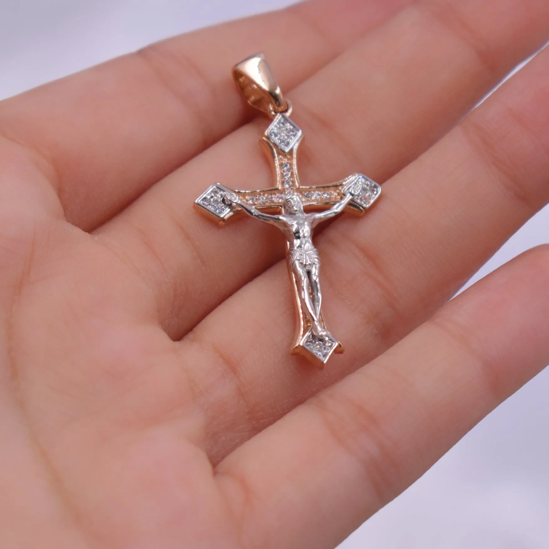 Dije cristo crucificado 4.2cm